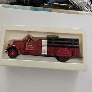 1999 READERS DIGEST 1939 WARD LAFRANCE DIE CAST FIRE TRUCK BY HIGH SPEED